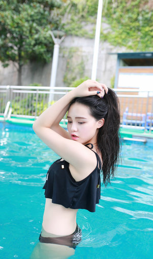 四警花共侍一夫陈三小说免费