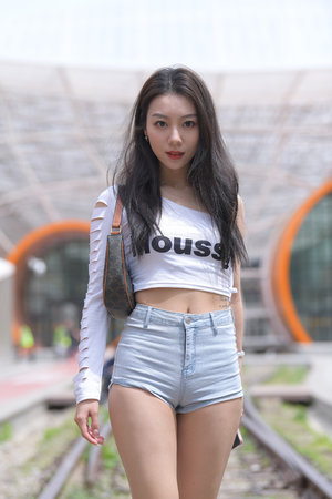 优衣库11分24秒视频